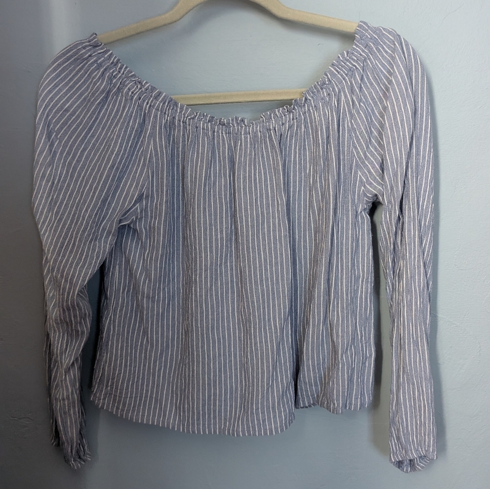 🌙 Hollister Blue And White Striped Off-Shoulder Crop Top - Picture 4 of 9